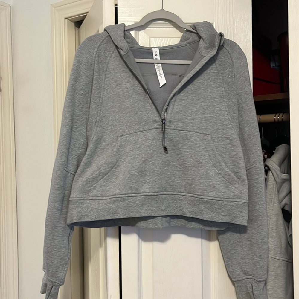 Lululemon gray half-zipped Scuba